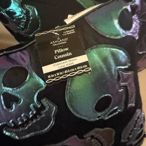 Iridescent Skull Throw Pillows - Black with Green/Purple Skulls NEW - Picture 2 of 3